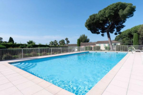 Bright cocoon with pool and sea view